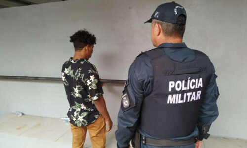 Homem mata ex-namorada de 16 anos a facadas e envia foto do corpo para mãe da vítima