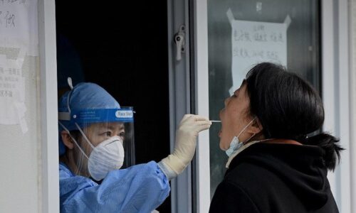 Terceira cidade chinesa entra em confinamento após caso de Covid-19