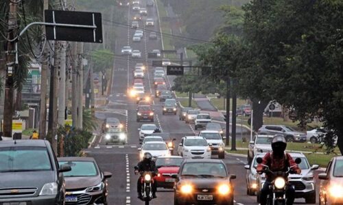 Licenciamento de veículos com placas final 0 deve ser pago em outubro