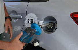 Preço da gasolina comum chega a custar R$ 7,999