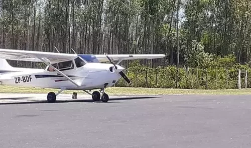 Ladrões interceptam avião que transportava dinheiro; policial morre em confronto