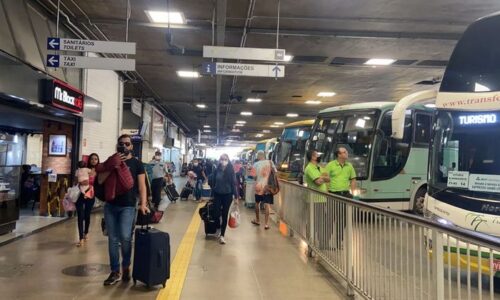 Viajar de ônibus é mais barato, mas exige muita prevenção