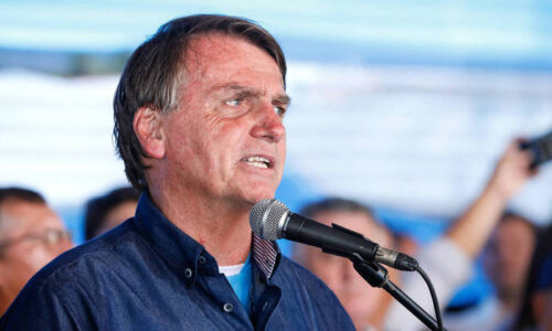 ‘Vai acontecer algo que vai nos salvar no Brasil’, diz Bolsonaro