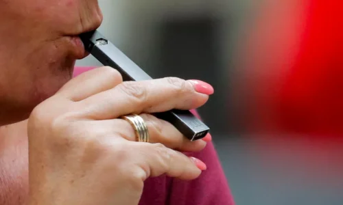 Anvisa mantém proibição do cigarro eletrônico e defende fiscalização do comércio ilegal
