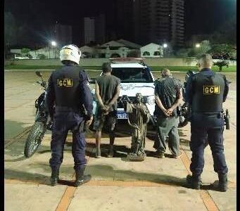 Dupla é presa ao furtar estátua de Jesus Cristo em cemitério de Campo Grande