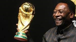 Pelé, Rei do Futebol, morre aos 82 anos em São Paulo