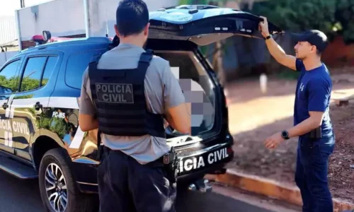 Rapaz é preso por espalhar fotos íntimas da ex-namorada de 17 anos