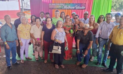 IDOSOS DE FIGUEIRÃO PARTICIPAM DE ENCONTRO DA MELHOR IDADE EM PARAÍSO DAS ÁGUAS