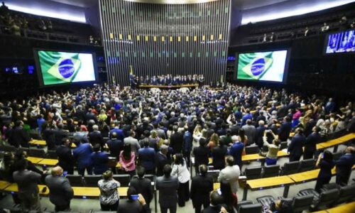 Consórcio de imprensa lulista e comunistas debatem 8 de janeiro