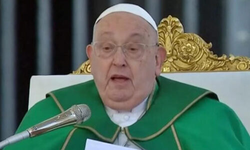 Papa Francisco, aos 88 anos, é internado em hospital de Roma