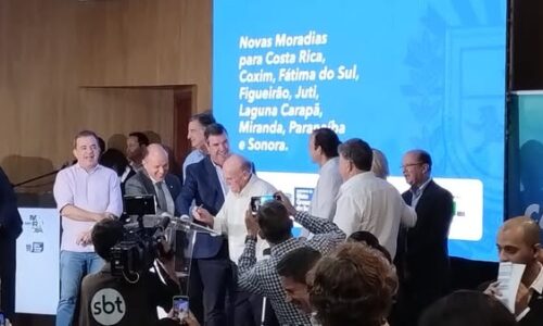 Prefeito de Figueirão assina contrato para construção de moradias